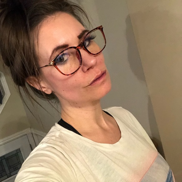 Meet your Posher, Gwen-James - Picture 4 of 5